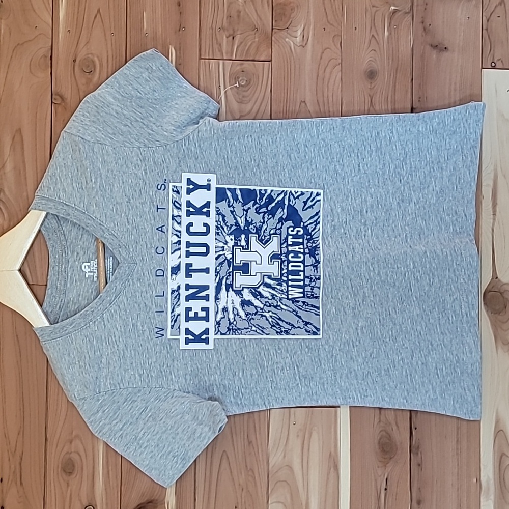 Kentucky Wildcats Basketball T-Shirt, Size L (10/12), Grey, Blue, & White